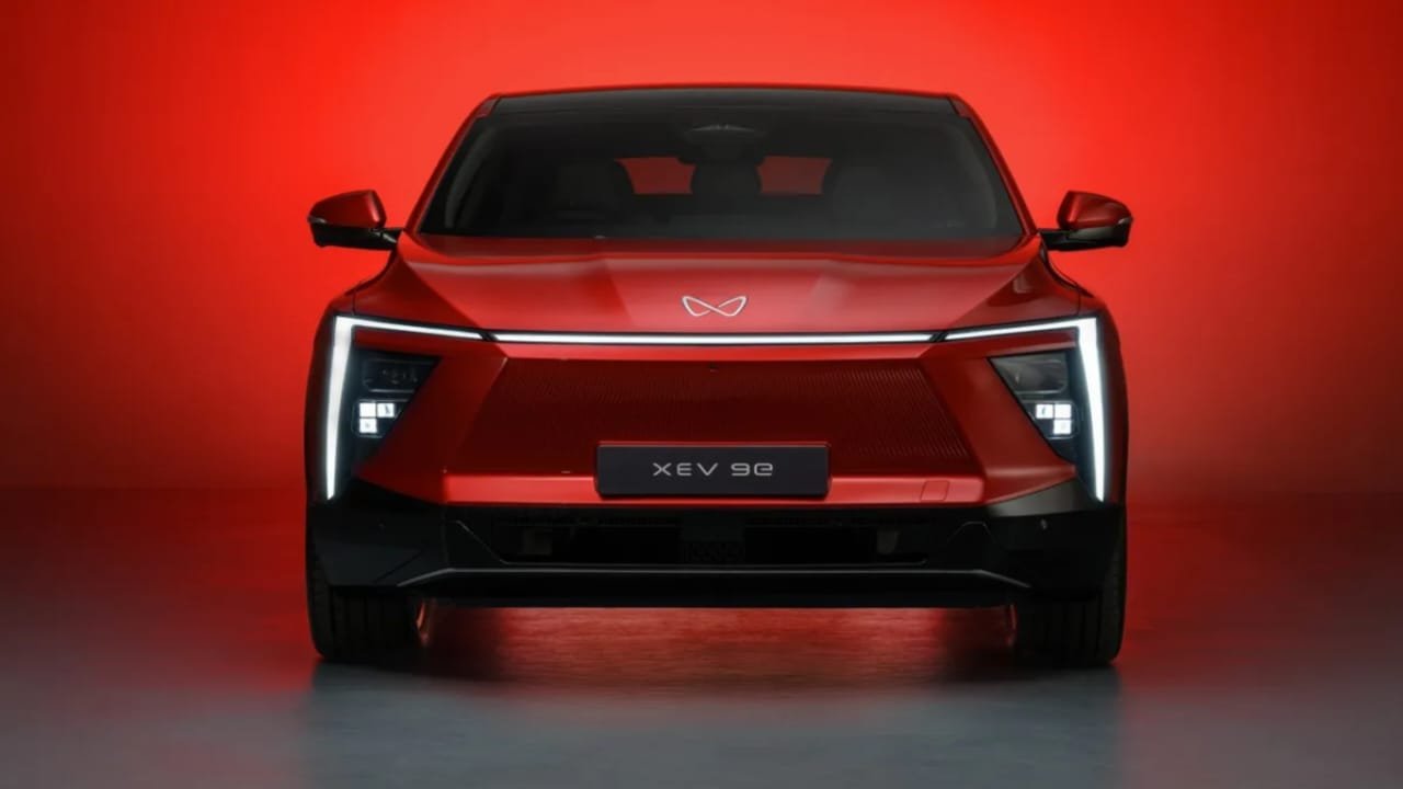 Mahindra XEV 9 Launches – 600KM Range, Dual-Motor AWD System & Futuristic Electric SUV Design Just at ₹2.49 Lakh!